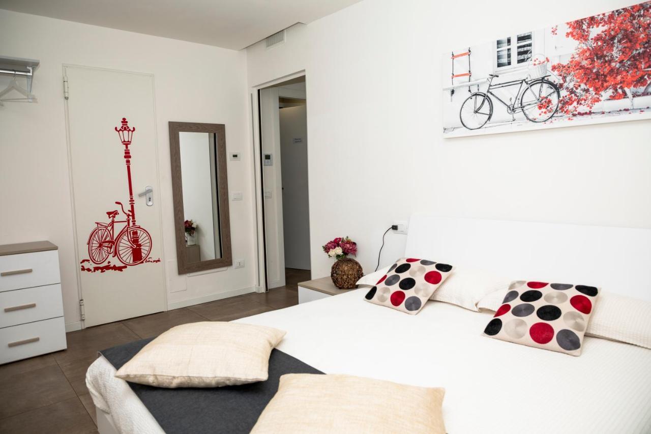 Maisonette Modena Park Esterno foto