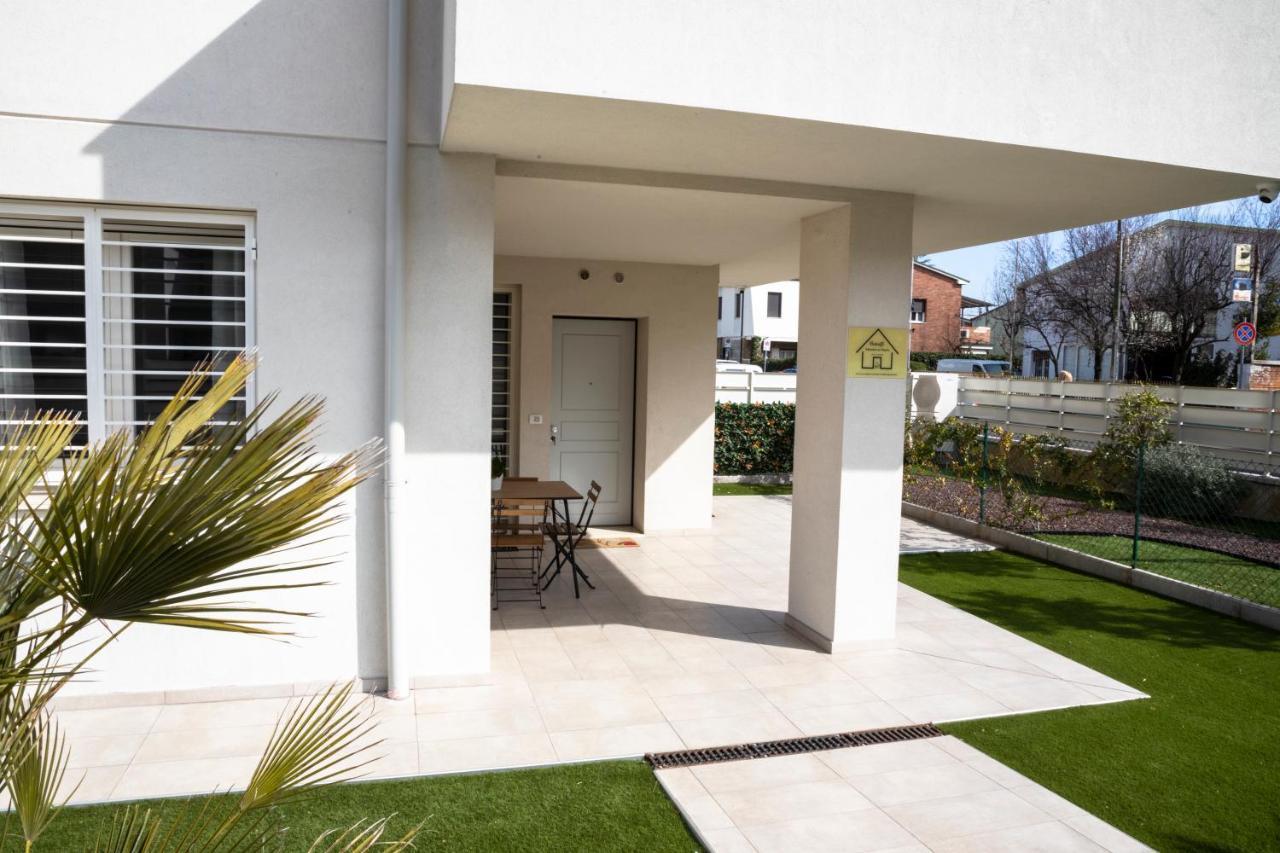 Maisonette Modena Park Esterno foto